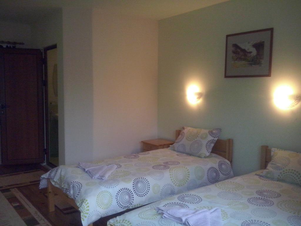 Guest House Friends Emen Ruang foto