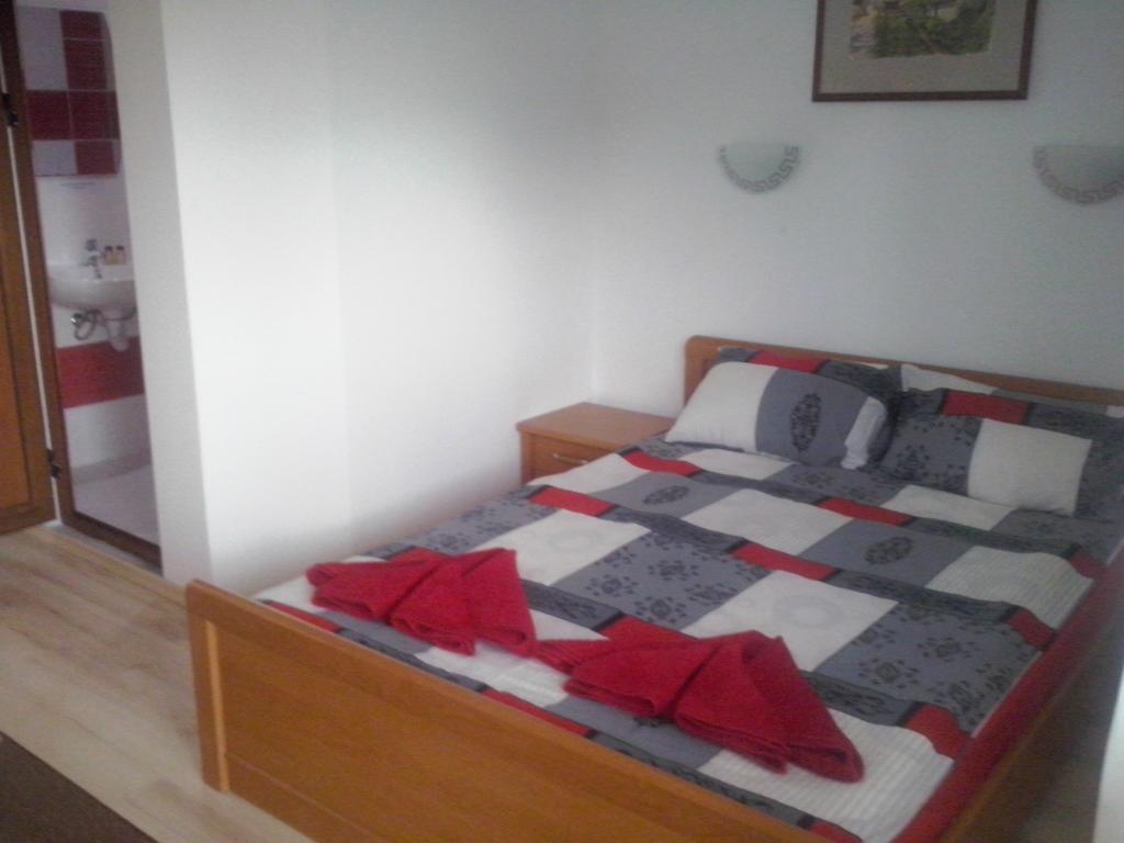 Guest House Friends Emen Ruang foto