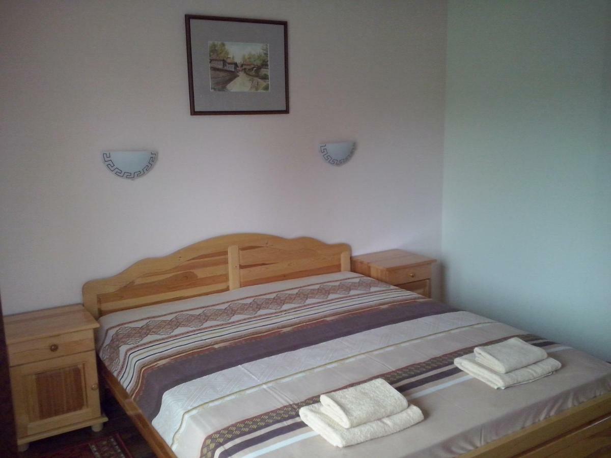 Guest House Friends Emen Bagian luar foto